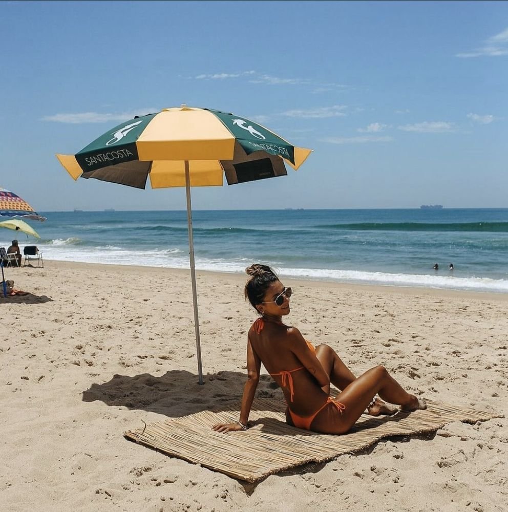 Guarda-sol Santa Costa na praia